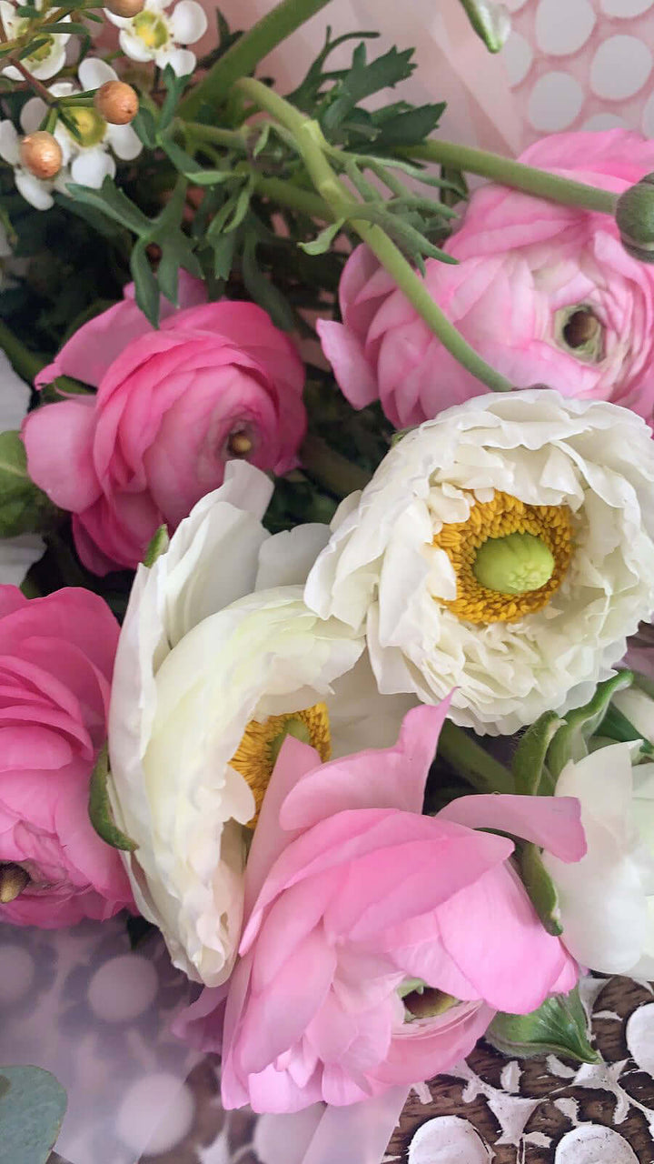 Ranunculus Flower Bouquet - Sunrise - DodoMarket Mauritius