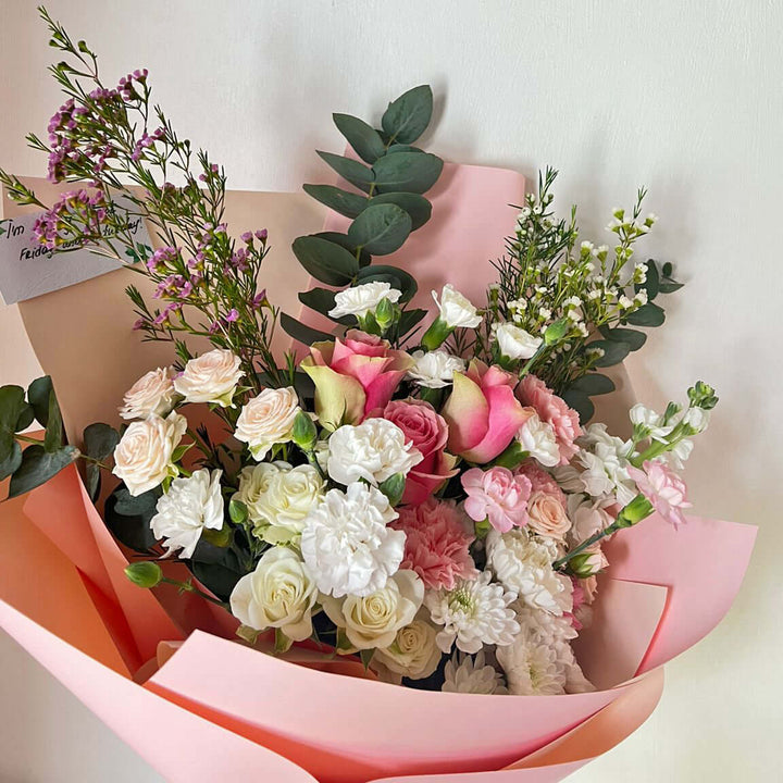 Romantic-Wrapped-Mix-Bouquet-Large-DodoMarket-delivery-Mauritius