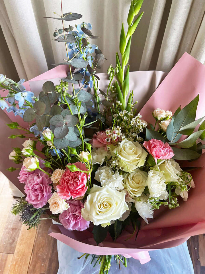 Romantic-Wrapped-Mix-Bouquet-XXL-DodoMarket-delivery-Mauritius