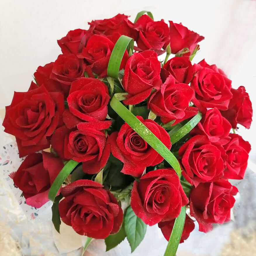 Valentines-Flowers-bouquet-25 red roses-same-day-delivery-Mauritius