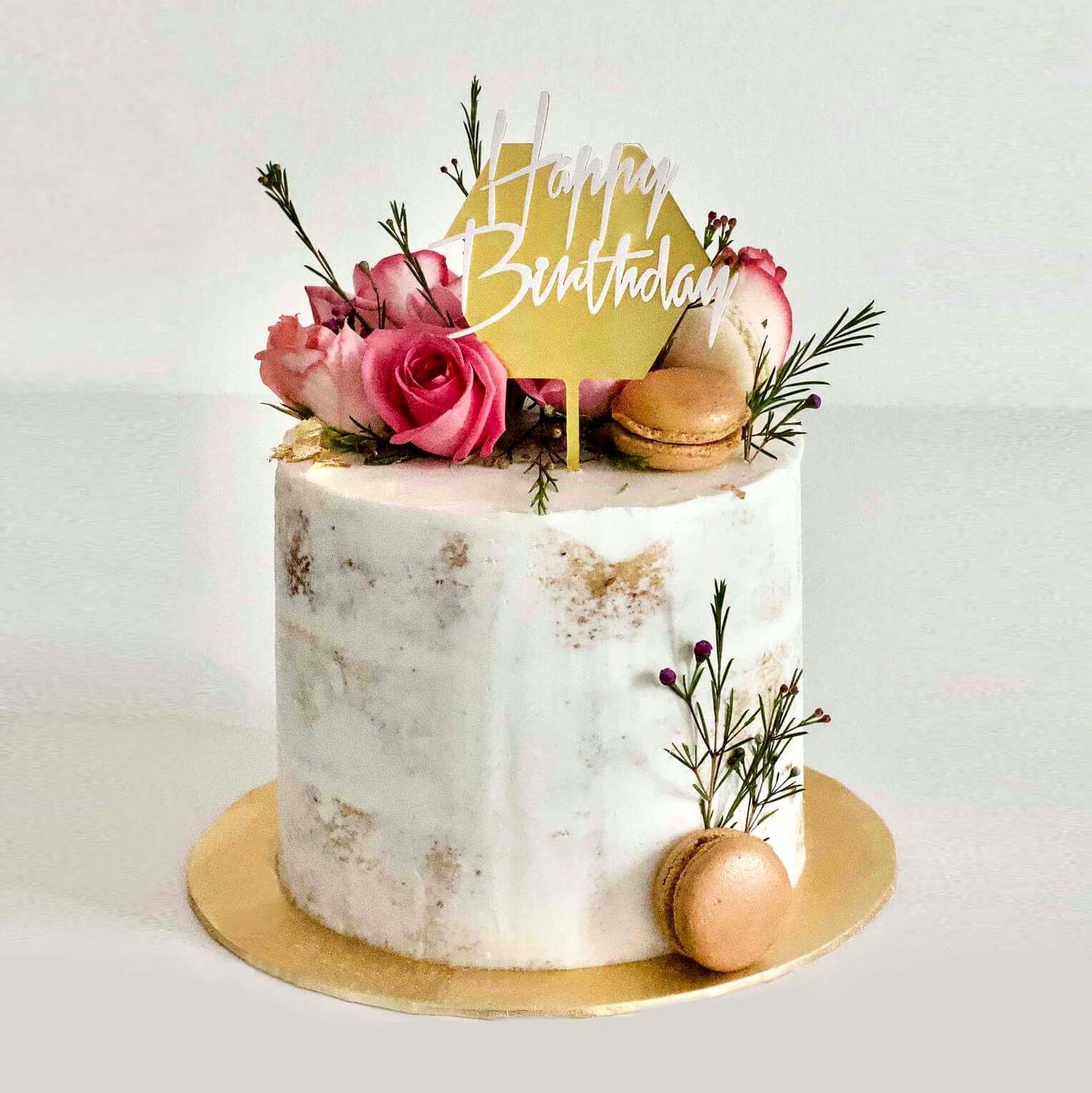 Gold Marbled Cake with Macarons and Strawberries
