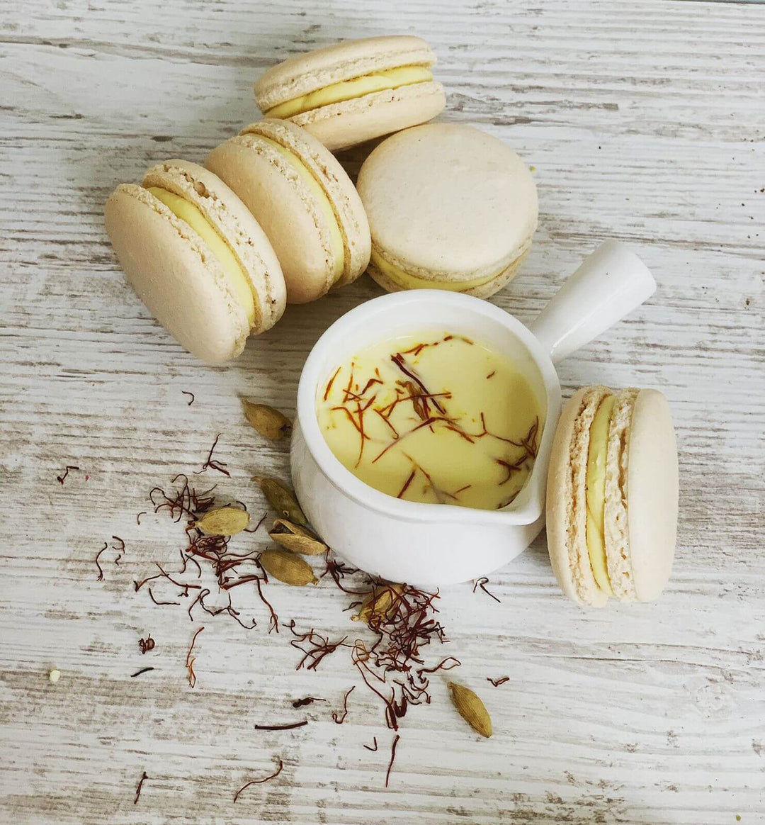 Saffron-and-cardamom-oriental-flavor-macarons-DodoMarket-delivery-Mauritius