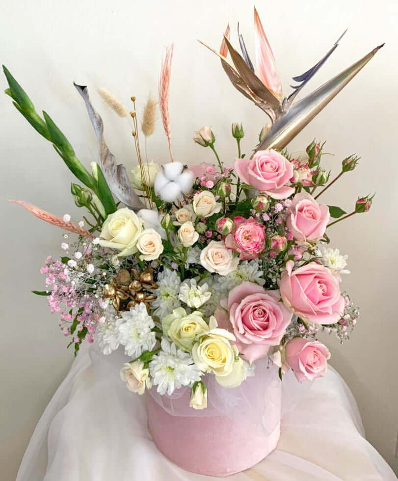 Exotic-Flowers-in-box-Secret-Garden-DodoMarket-delivery-Mauritius