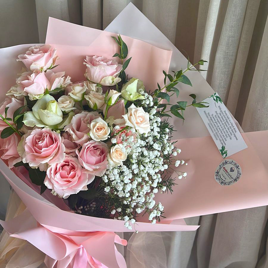 Spray-Roses-Beautiful-Whisper-L-DodoMarket-delivery-Mauritius