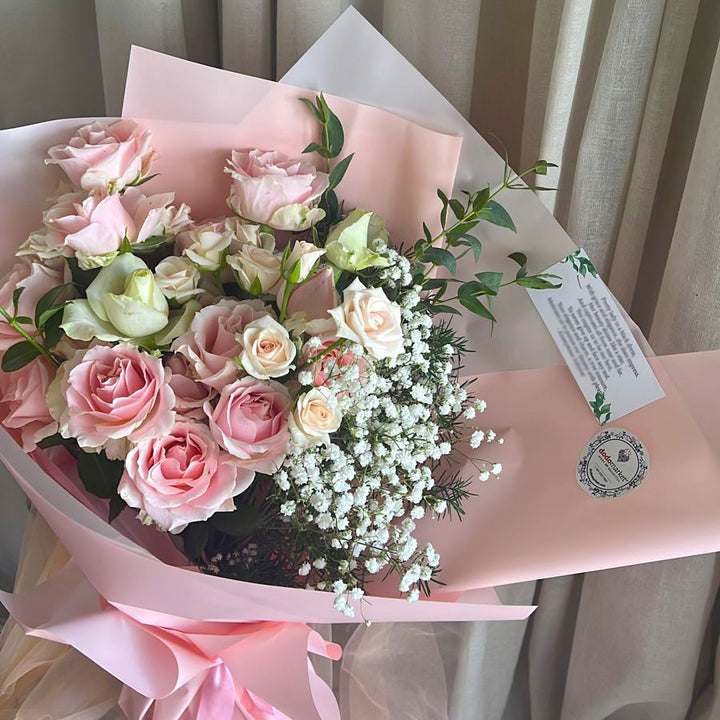Spray-Roses-Beautiful-Whisper-L-DodoMarket-delivery-Mauritius