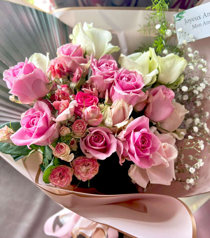 Spray-Roses-Beautiful-Whisper-Medium-DodoMarket-delivery-Mauritius