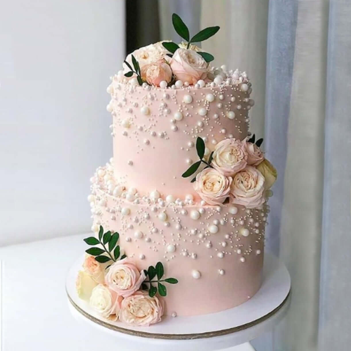 Two-Tier-Cake-with-Roses-Mother-of-Pearl-DodoMarket-delivery-Mauritius