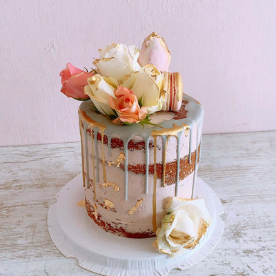 Vanilla Birthday Cake with Macarons - Dodomarket delivery Mauritius