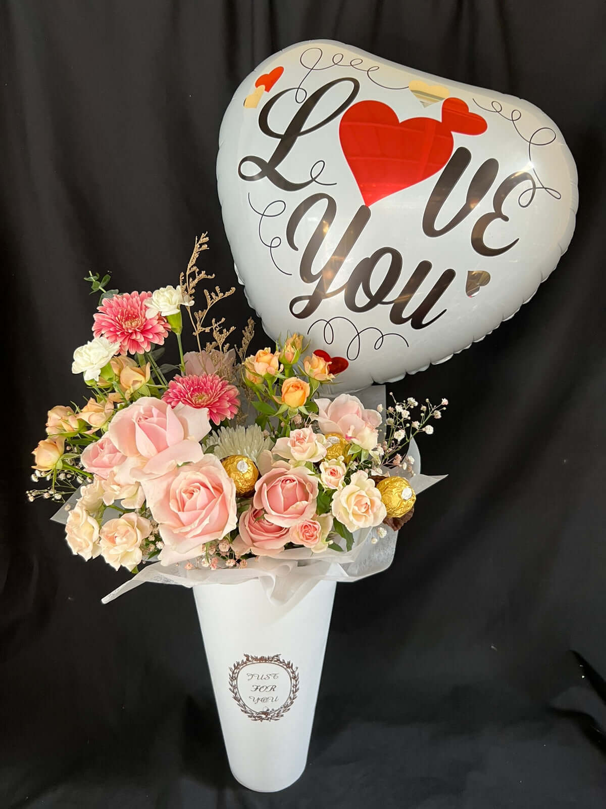 Sweetest-Love-Roses-Mixad-Flowers-Chocolates-Box-heart-balloon--DodoMarket-Delivery-Mauritius