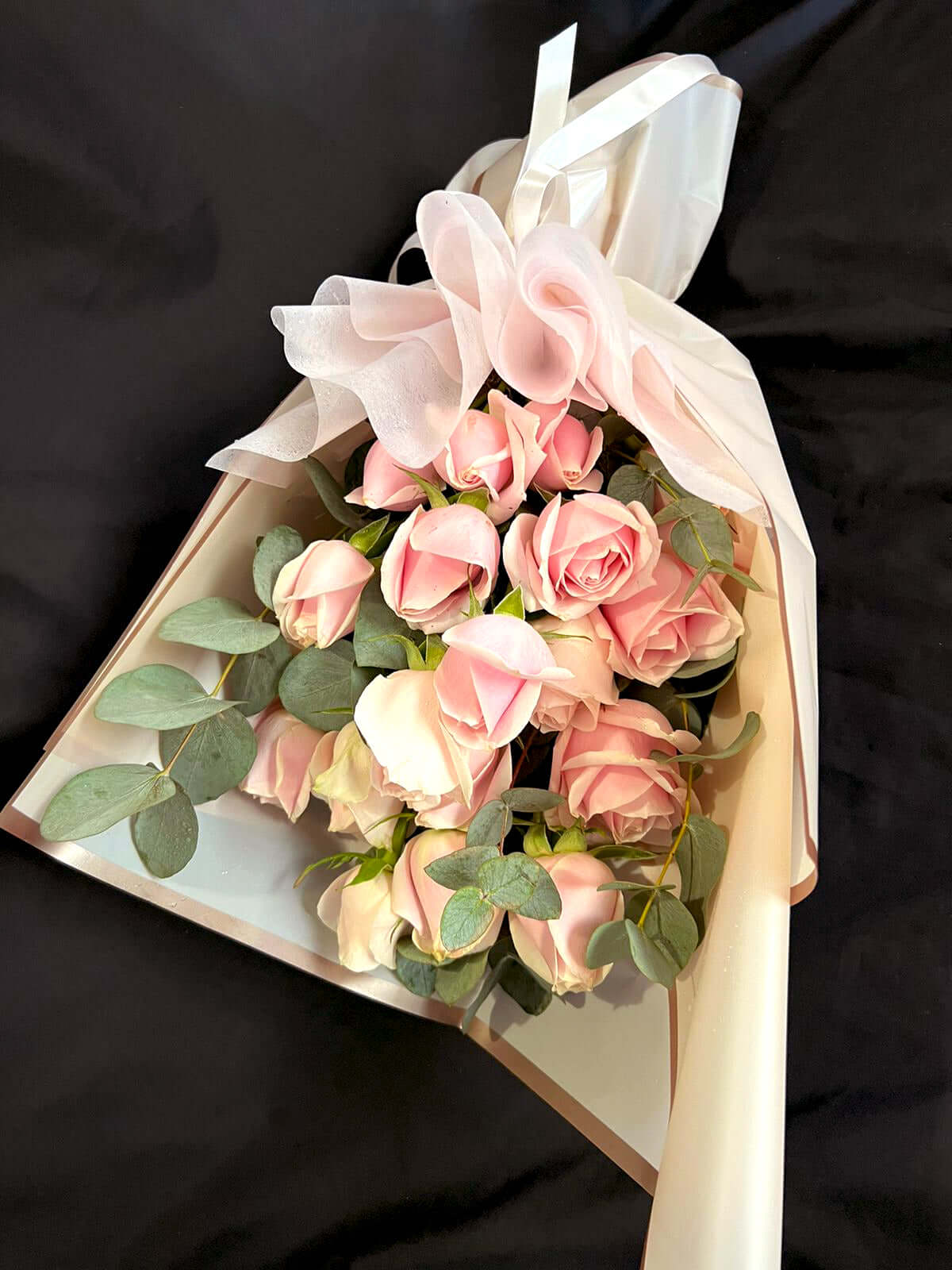Wrapped-Blush-Roses-Flower-Bouquet-online-DodoMarket-delivery-Mauritius