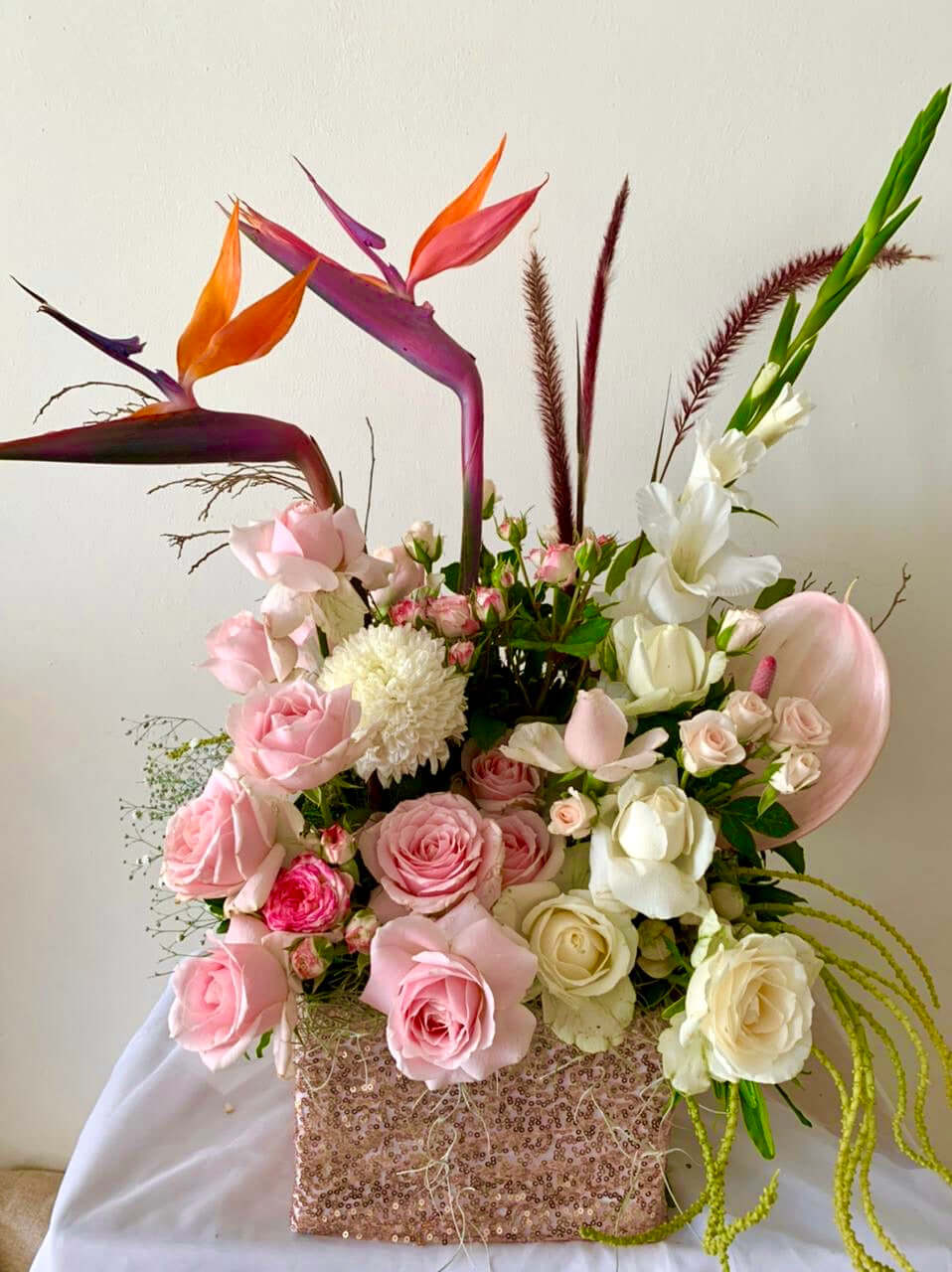 Flowers-romantic-rose-bouquet-same-day-delivery-Mauritius